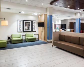 Holiday Inn Express & Suites St. Louis - Chesterfield - Chesterfield - Lobby