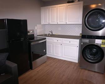 Cozy studio in beautiful Sacramento with AC and more amenities. - Sacramento - Cocina