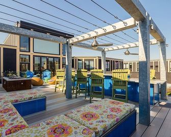 Ann Arbor City Club Apartments - Ann Arbor - Balcon