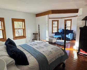 The George is an elegant restored home in the Hudson Valley - Stanfordville - Habitación