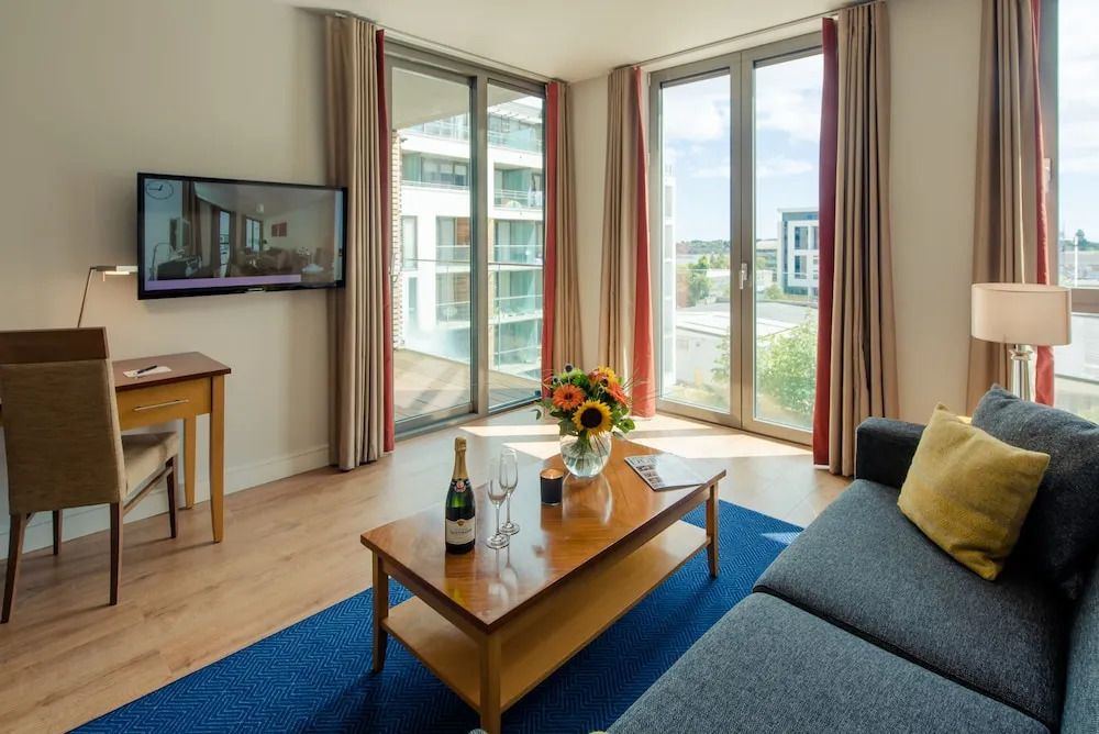 Premier Suites Dublin Sandyford - דבלין - סלון