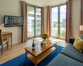 Premier Suites Dublin Sandyford - דבלין - סלון