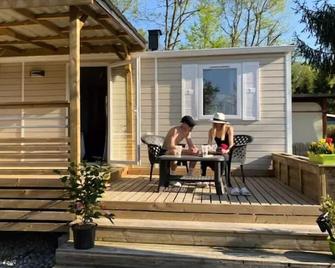 Camping le Relais du Léman - Saint-Cergues - Patio