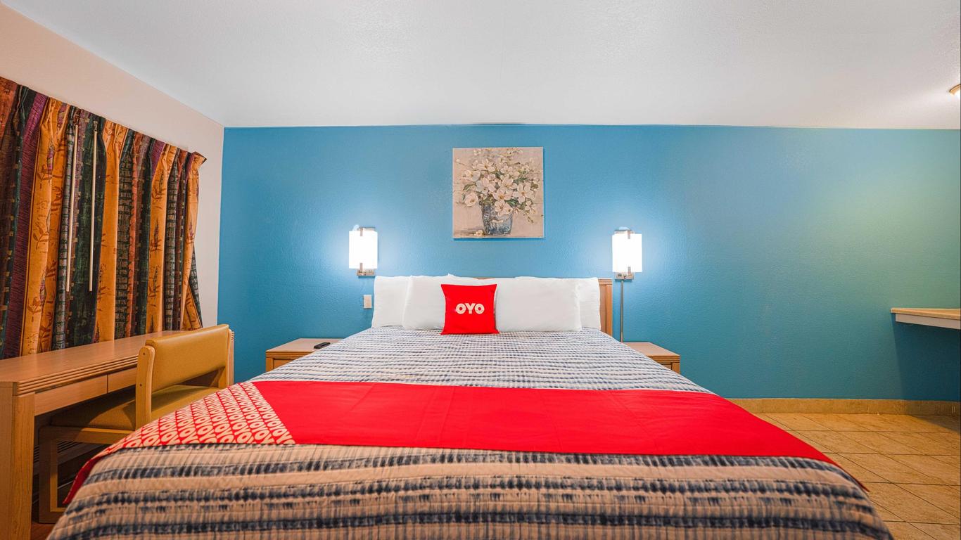 Royal Gateway Motel By OYO