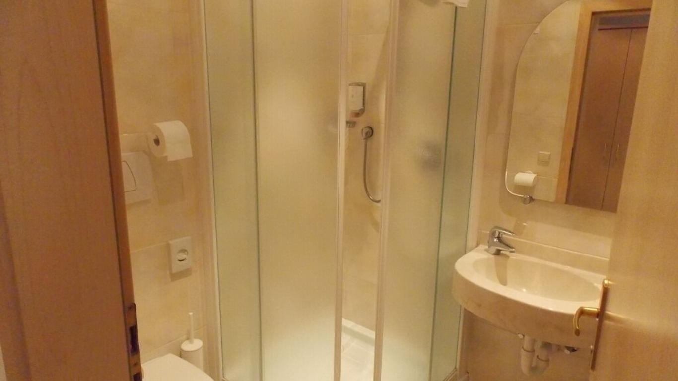 Hotel Chrys