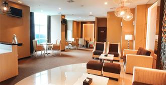 Best Western The Lagoon Hotel - Manado - Lobby