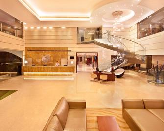 Holiday Inn Cochin - Kochi - Lobby