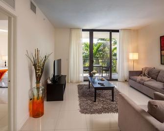 Moderno Residences By Bay Breeze - Miami Beach - Living room