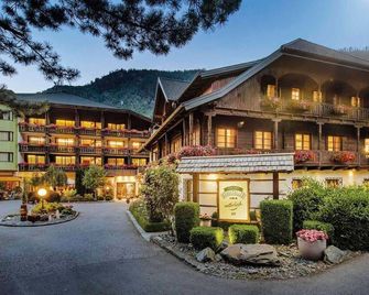 Familiengut Hotel Burgstaller - Döbriach - Edificio