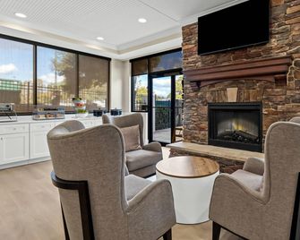 Comfort Suites Augusta Riverwatch - Augusta - Lobi