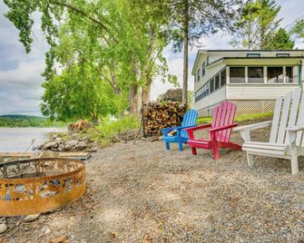 Waterfront Home on Lake Champlain w/ Dock & Kayaks - Fair Haven - Patio