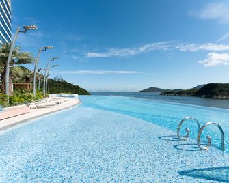 The Fullerton Ocean Park Hotel Hong Kong - Hong Kong - בריכה