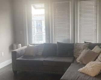 Cozy and convenient location right in the city pet friendly - Dallas
