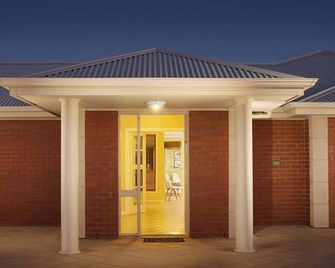 Pet friendly accommodation on the Murray River - Renmark - Edificio