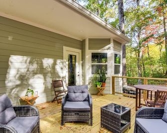 Pool and Golf Access Family Cabin in Clayton - Clayton - Patio