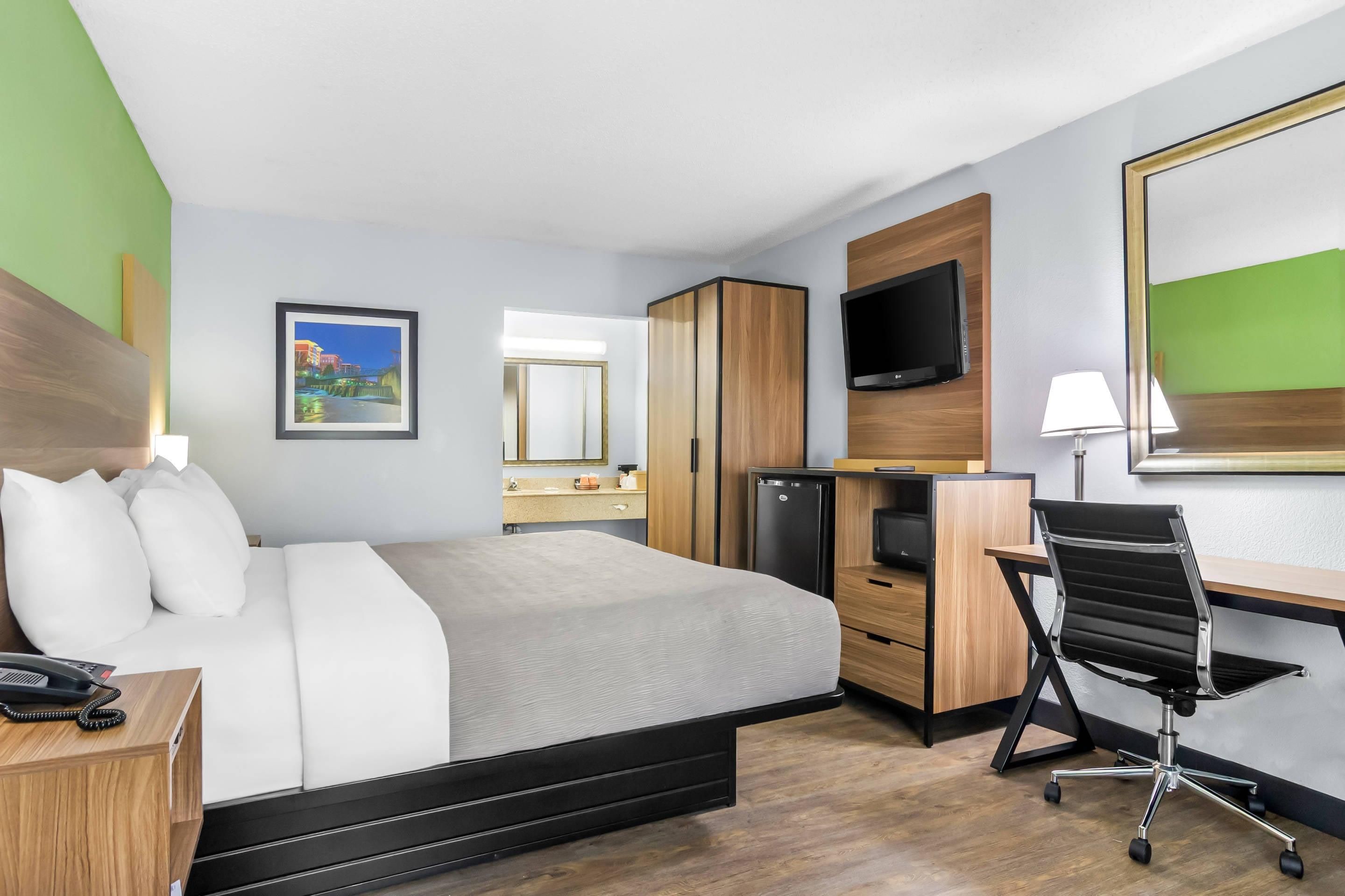 Quality Inn and Suites Greenville - Haywood Mall