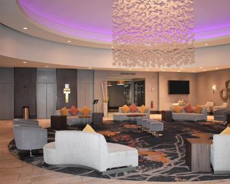 DoubleTree by Hilton Hotel Chicago - Oak Brook - Oak Brook - Area lounge