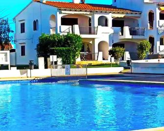 Vista Mar: Swimming pool, relax and beach. Ideal for families - Resort Cala'n Porter - Bể bơi