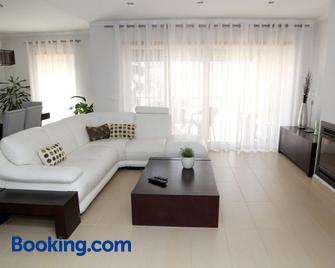 20 da Vila - Apartment with Terrace - Sao Bartolomeu de Messines - Wohnzimmer