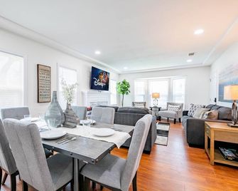 Alhambra 4 Bed Home Near Dtla W/Parking - Alhambra - Sala de jantar