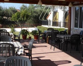 Selini Hotel - Loutsa