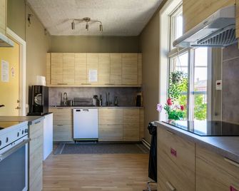 Vandrarhem Lidköping - Hostel - Lidköping - Kitchen