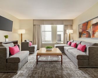 Hampton Inn & Suites New Orleans Downtown (French Quarter Area) - New Orleans - Living room