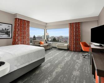 Hampton Inn & Suites Spokane Downtown South - Spokane - Bedroom