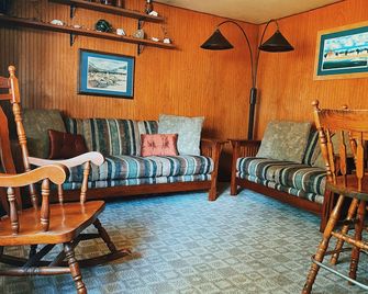 Julieann's in Alaska - Home in the Heart of Sitka - Sitka - Obývací pokoj