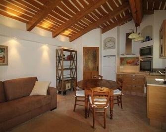 Provencal cottage between Aubagne, Marseille and Cassis - La Penne-sur-Huveaune - Salle à manger