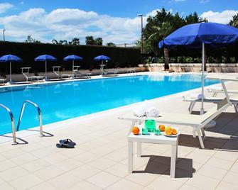 Residence Hotel Oasi Salento - Melendugno Lecce - Pool