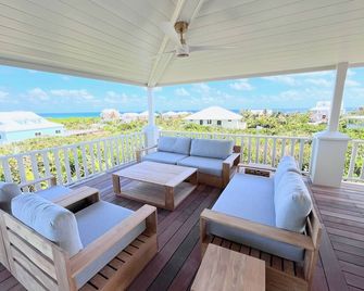 Introducing Royal Palms: Your Island Retreat in Near Tahiti Beach - Hope Town - Balcony