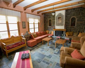 Gorgiani - Makrakomi - Sala de estar