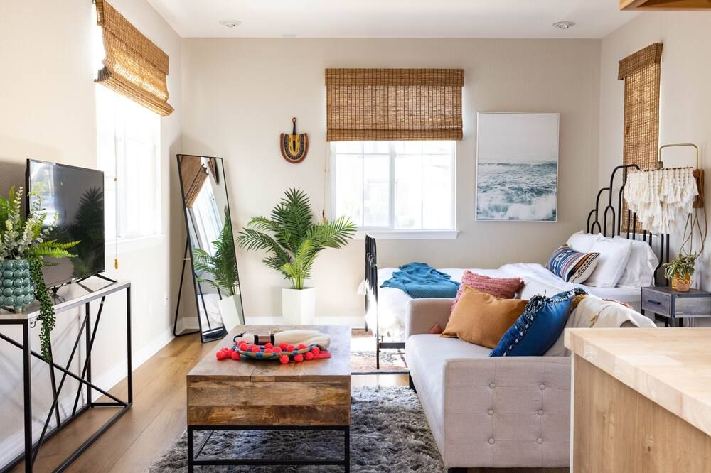 Adorable studio with easy parking on the street. Ask if you need driveway. - سان دييغو - غرفة معيشة