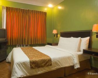 Fernandina 88 Suites Hotel - Manila - Bedroom