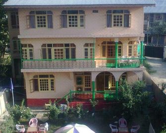 Shafeeq Guest House - Srinagar - Building