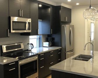 Cornwall executive condominium best quality with a moderate price - Cornwall - Kitchen