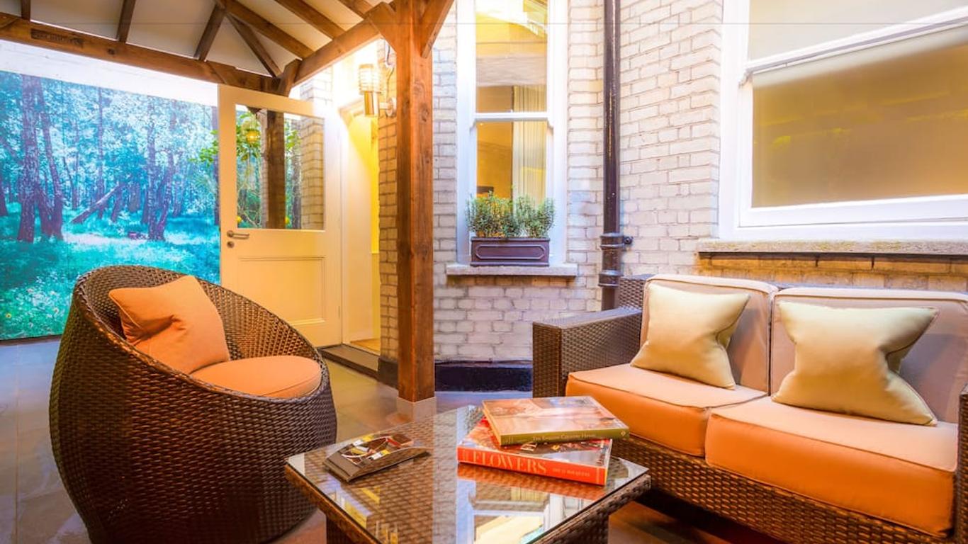 Ten Manchester Street Hotel