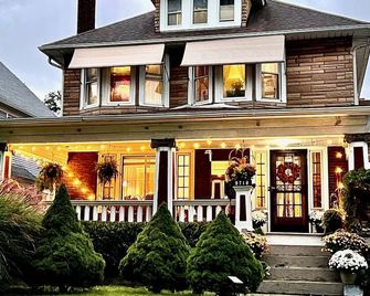 Edgewater Bohemian Beach Club - 6 bed 3.5 bath - Cleveland - Edificio