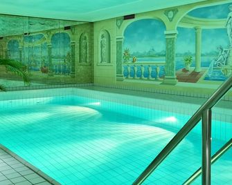 Hotel Quellenhof - Bad Wiessee - Piscina