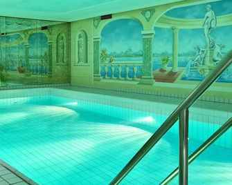 Hotel Quellenhof - Bad Wiessee - Piscina