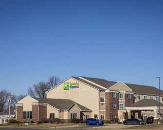 Holiday Inn Express O'neill By IHG - Oneill - Building