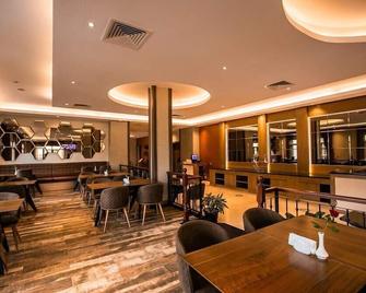 The Athena Hotel Kampala - Kampala - Restauracja