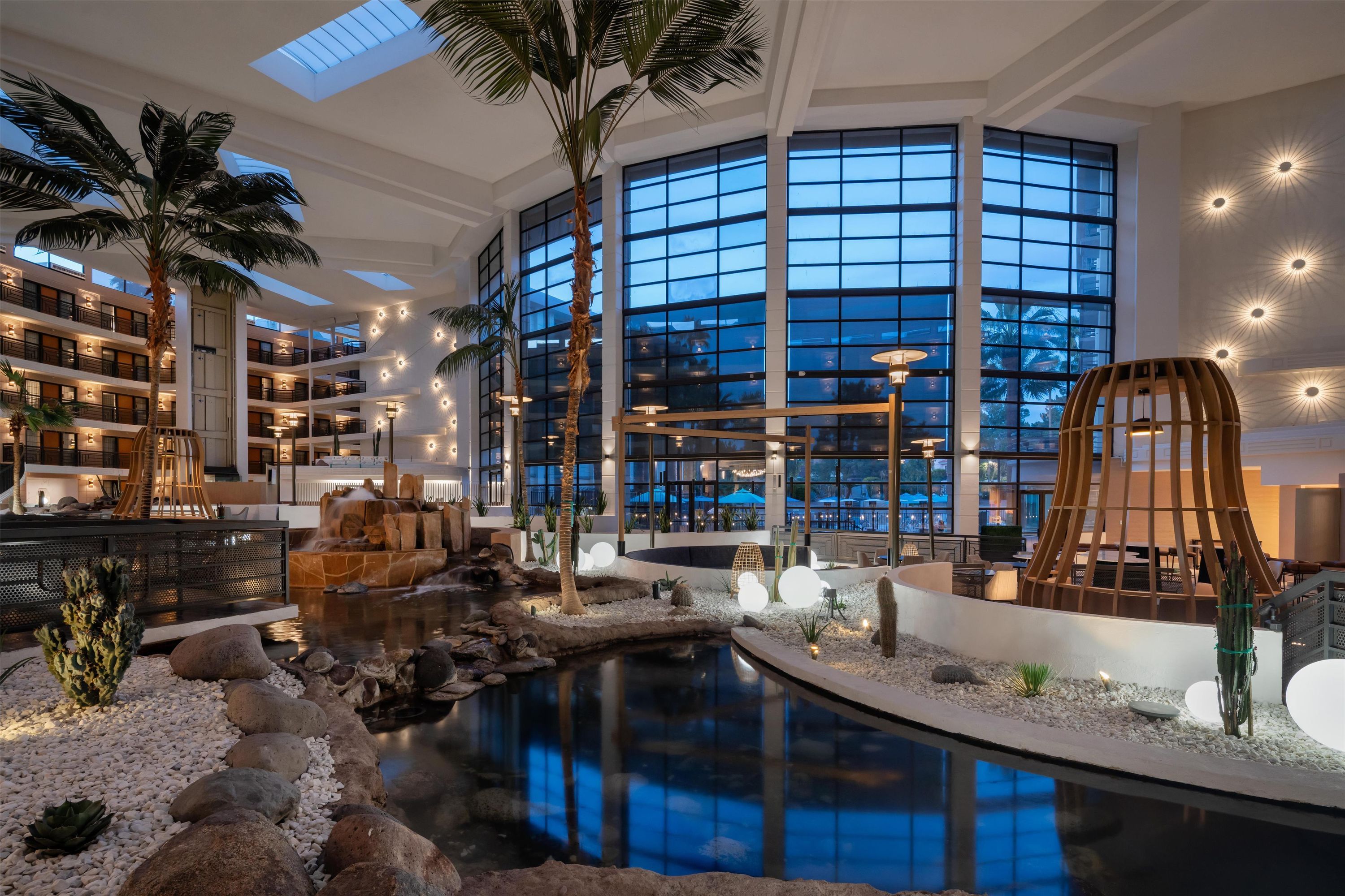 Embassy Suites by Hilton Phoenix Biltmore - פיניקס - לובי