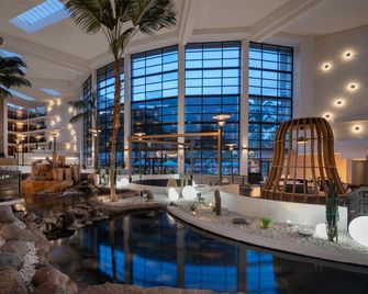 Embassy Suites by Hilton Phoenix Biltmore - Phoenix - Resepsjon