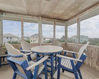 Sandrose | Oceanside | Avon | Sleeps 6 - Avon - Balcón