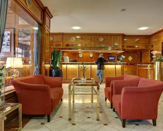Trip Inn Hotel Uebachs - Düsseldorf - Lobby