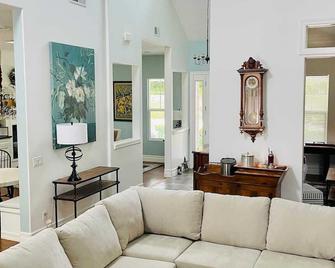 Peaceful and Secluded San Diego Retreat! Family and pet friendly! - Jamul - Sala de estar