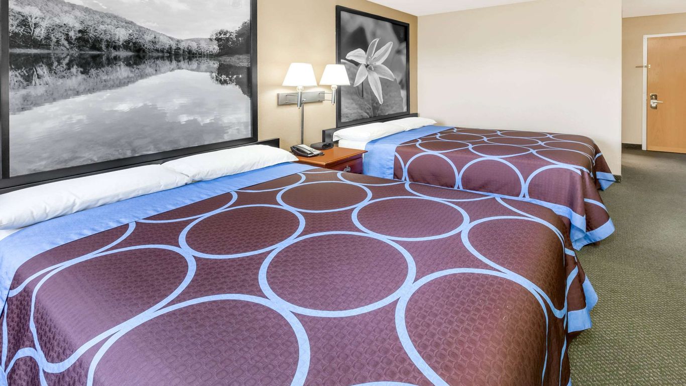 Super 8 by Wyndham Pine Bluff