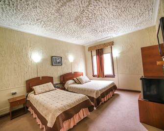 Hotel Sahara Inn - Santiago del Cile - Camera da letto